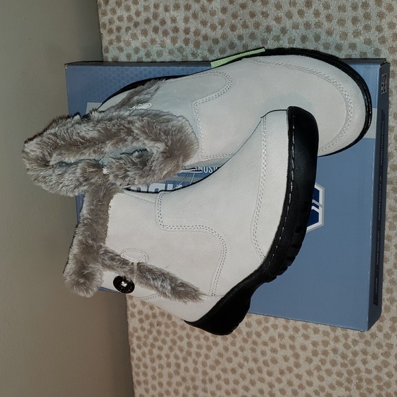 Khombu Women Boots, Size 6, Color Cream - Picture 4 of 9